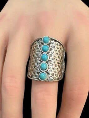 Boho Stretch Ring Hammered Blue Beaded Center Size 7.5 Womens Cocktail Jewelry